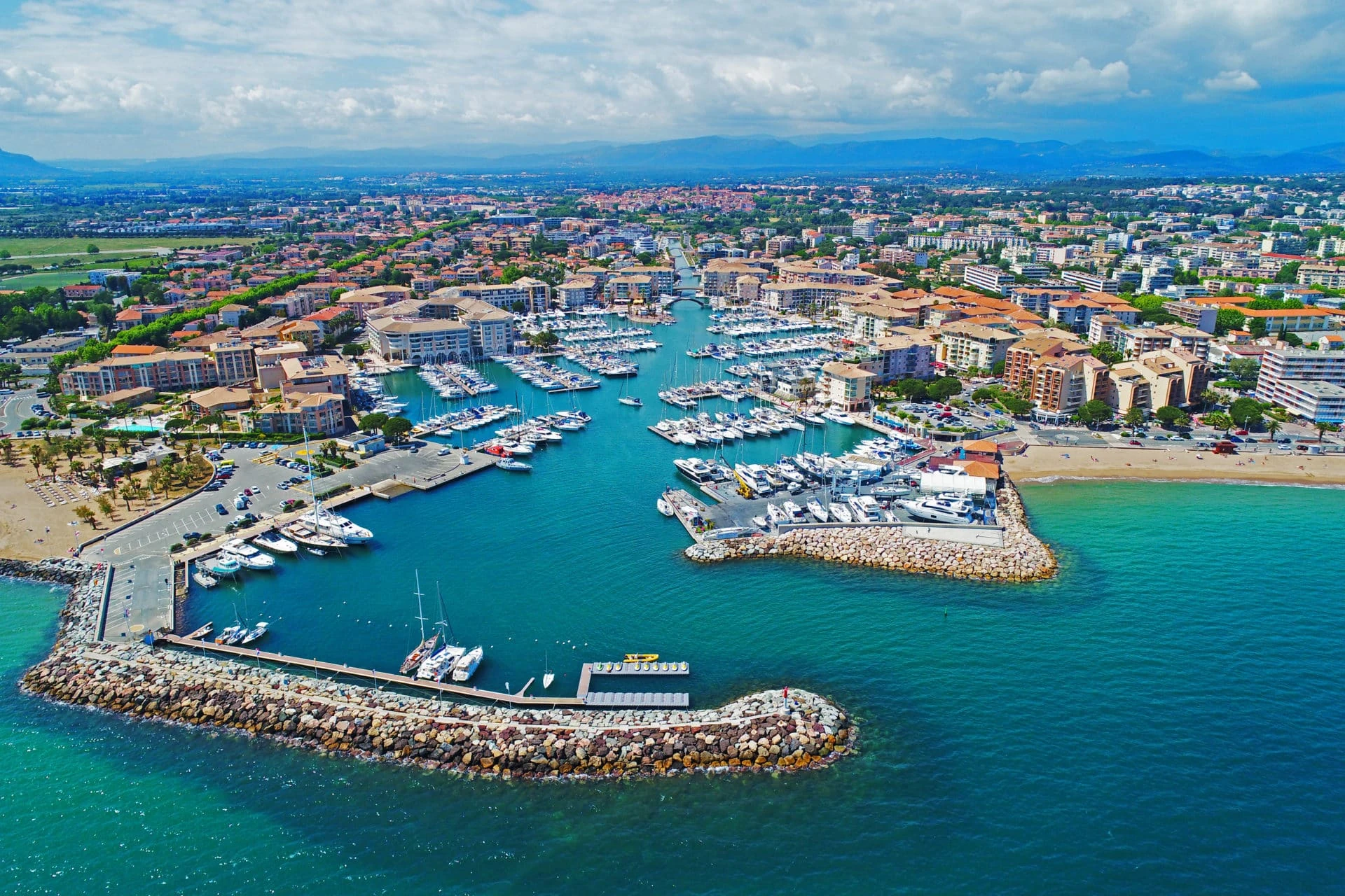 Vue de Fréjus, zone d’intervention de Maçonnerie Côte d’Azur